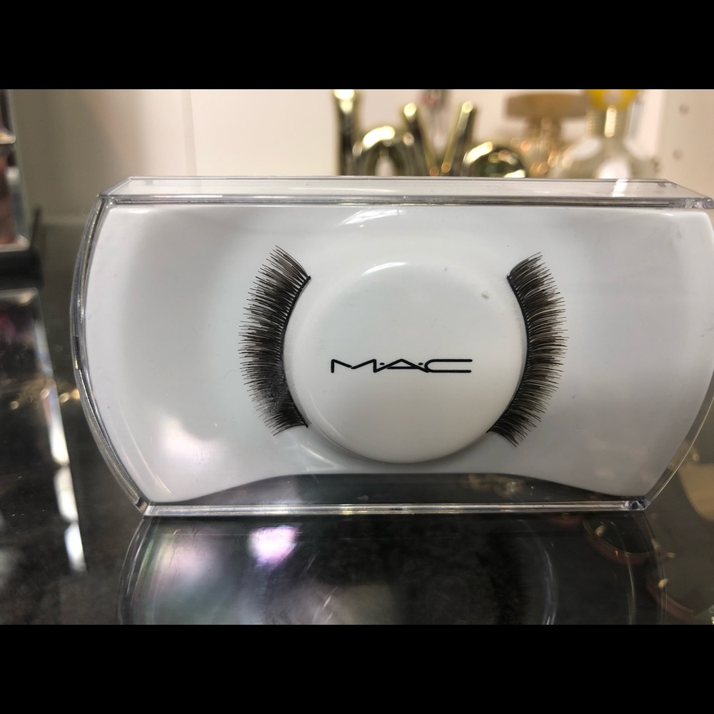 🆕 M.A.C 46 lash eyelashes